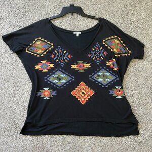 StyleMint Black Boho Southwestern Size 2 V-neck Relaxed Top